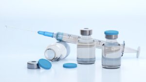 Vaccini nelle farmacie, c’è l’intesa